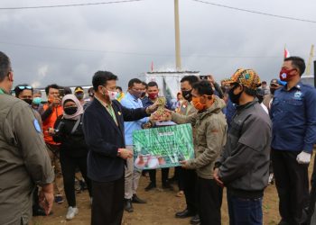 Mentan SYL Panen Bawang Merah di Bantaeng