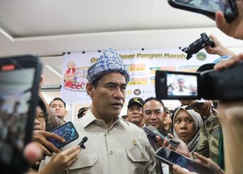 Mentan Amran dan Wamentan Sudaryono Operasi Pasar di Palembang, Ramadan Tenang Menyenangkan