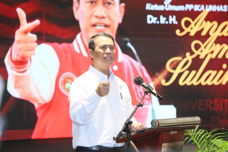 Mentan Andi Amran Sulaiman Bantu Rp1 Miliar untuk Anak Yatim Piatu Melalui Kegiatan IKA Unhas Peduli