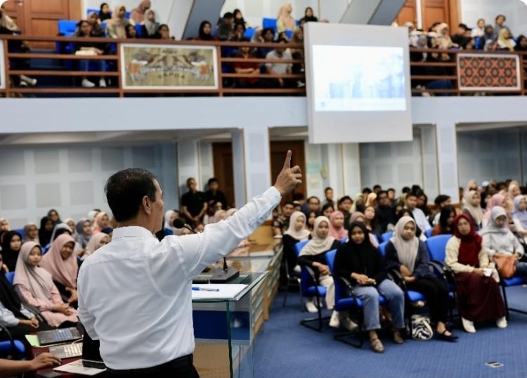 Mentan Amran Diusulkan Jadi Profesor Setelah 13 Tahun Mengajar S1, S2 dan S3 di Unhas