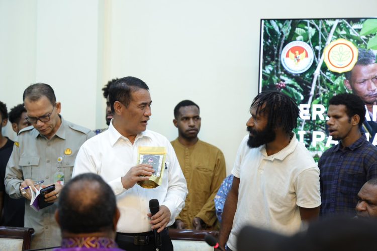 Mentan Amran: “Saya Kaka Menteri, Orang Papua Juga, Kita Bangun Papua Bersama”