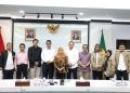 Mentan Amran Tantang UNESA Kembangkan Benih Kedelai Unggul, Dukung Swasembada