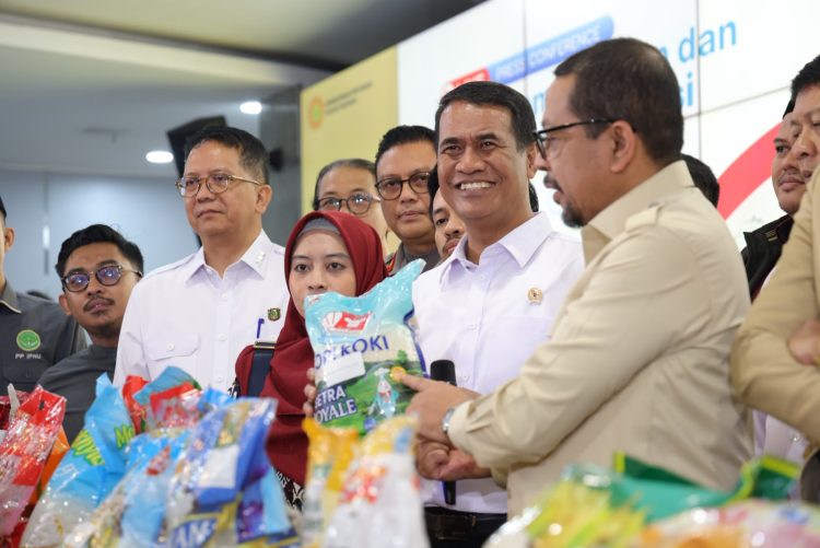 Mentan Amran Tegaskan Ada Mafia Bermain di Balik Kelangkaan Beras Premium di Ritel