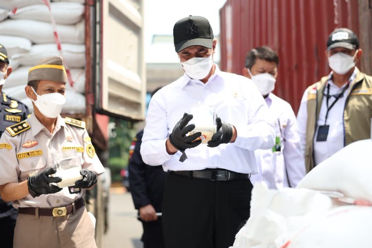 Mentan Amran: Atas Nama 115 Juta Petani, Kami Ucapkan Terima Kasih kepada Bea dan Cukai