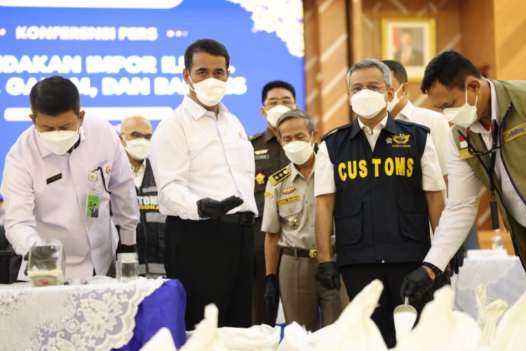 Mentan Amran: Atas Nama 115 Juta Petani, Kami Ucapkan Terima Kasih kepada Bea dan Cukai