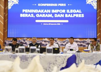 Menkeu Tegaskan Beras Ilegal Nodai Swasembada, Mentan Amran: 115 Juta Petani Dirugikan