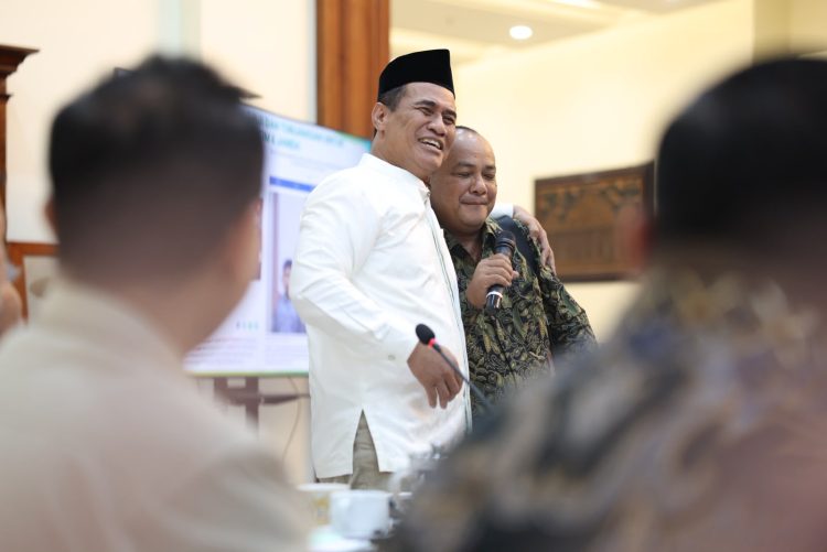 Mentan Amran Berikan Solusi Permanen ke Peternak Lewat Ekosistem Terintegrasi