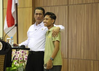 Mentan Amran Tantang Mahasiswa UGM Hasilkan Inovasi Pertanian